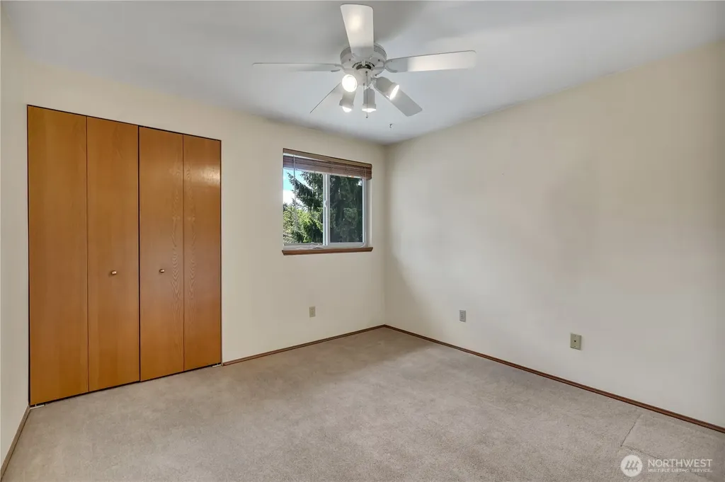21211 95th Court S Kent WA 98031