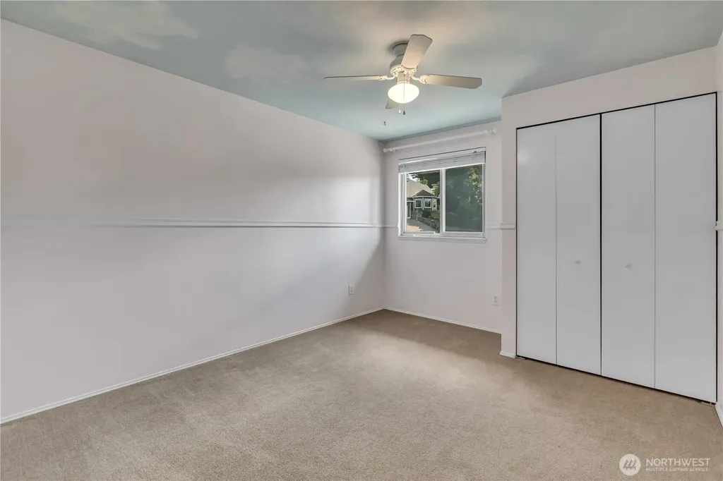21211 95th Court S Kent WA 98031