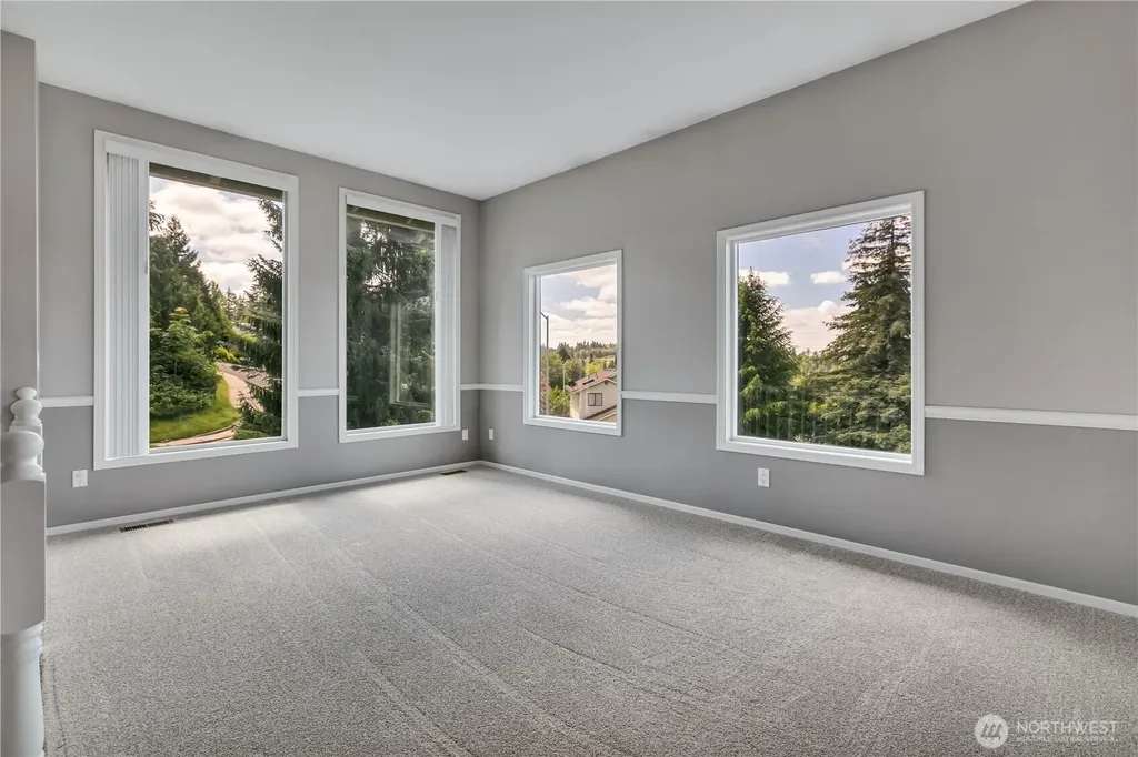 21211 95th Court S Kent WA 98031