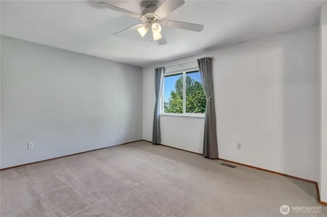 21211 95th Court S Kent WA 98031