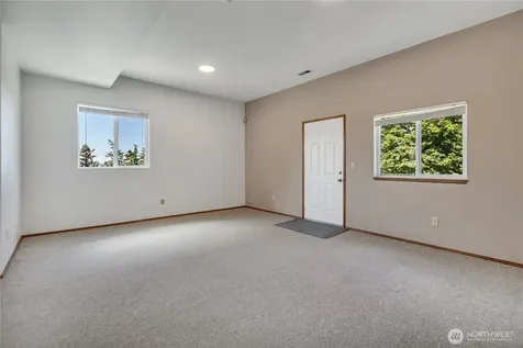 21211 95th Court S Kent WA 98031
