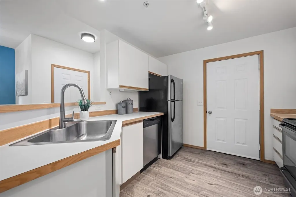 22112 S 42nd Avenue S Kent WA 98032