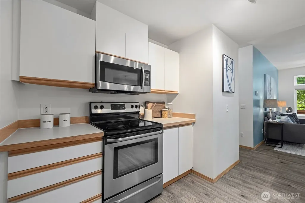 22112 S 42nd Avenue S Kent WA 98032