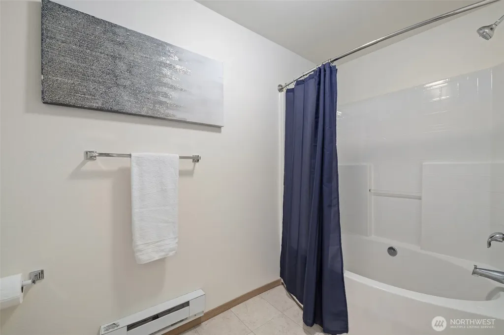 22112 S 42nd Avenue S Kent WA 98032
