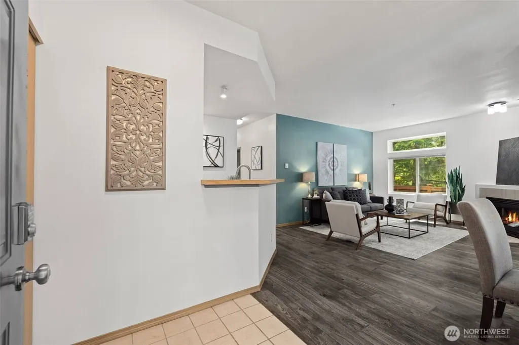 22112 S 42nd Avenue S Kent WA 98032
