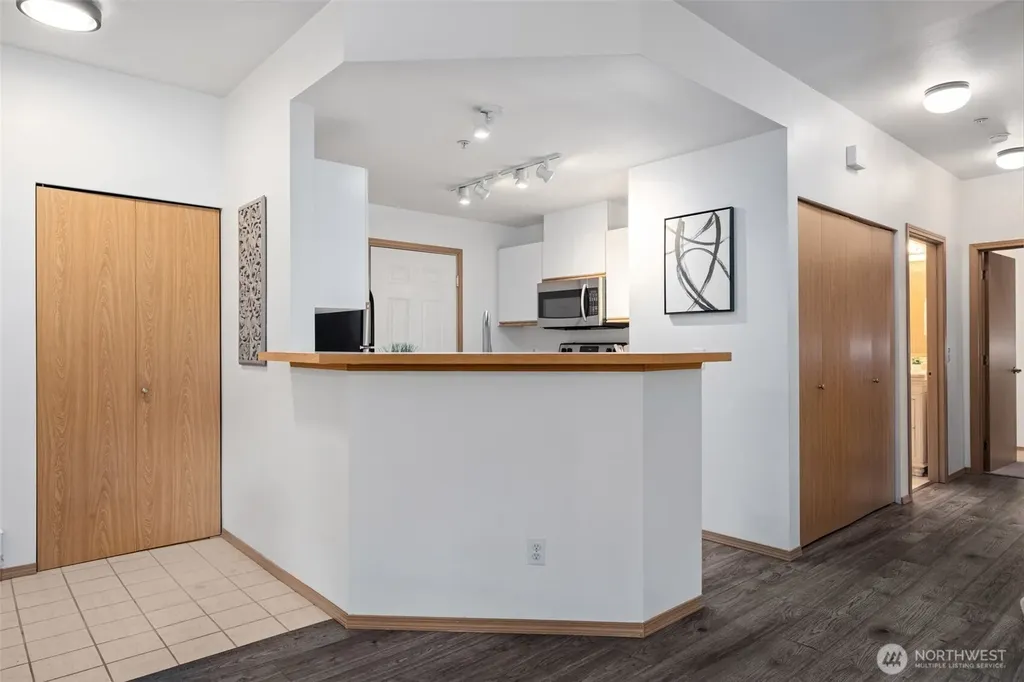 22112 S 42nd Avenue S Kent WA 98032