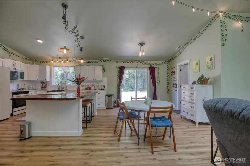 1541 Kirkpatrick Road Hoquiam WA 98550