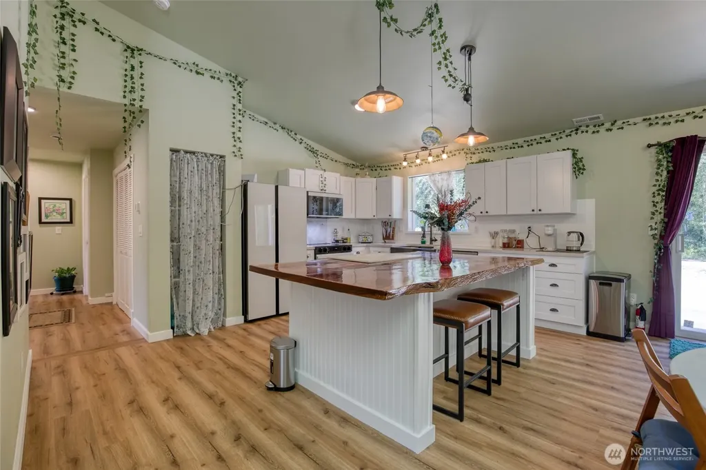 1541 Kirkpatrick Road Hoquiam WA 98550