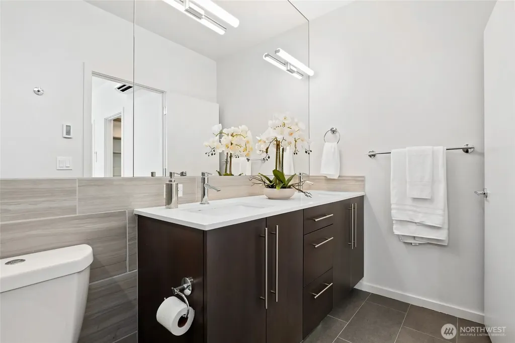 3929 2nd Avenue NE Seattle WA 98105