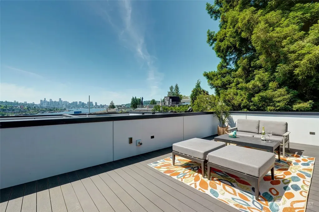 3929 2nd Avenue NE Seattle WA 98105