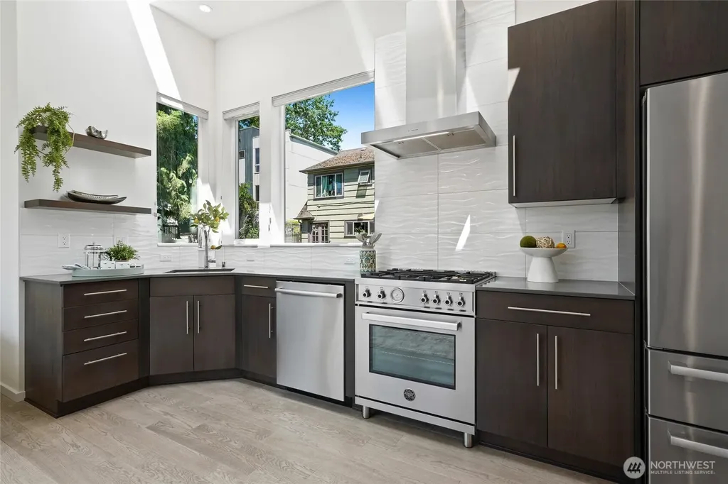 3929 2nd Avenue NE Seattle WA 98105