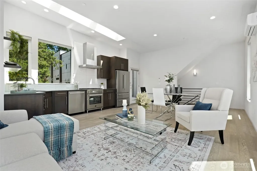 3929 2nd Avenue NE Seattle WA 98105