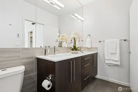 3929 2nd Avenue NE Seattle WA 98105