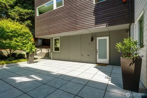3929 2nd Avenue NE Seattle WA 98105