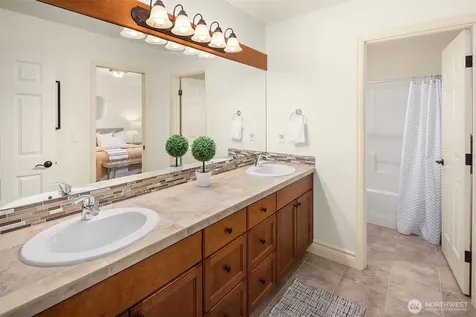 1836 273rd Place SE Sammamish WA 98075