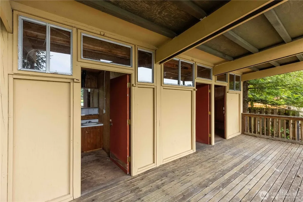 1173 SW Lake Street Port Orchard WA 98367