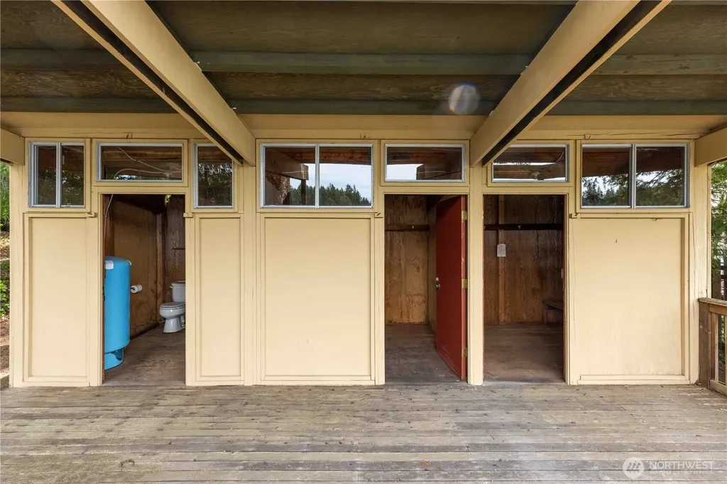 1173 SW Lake Street Port Orchard WA 98367