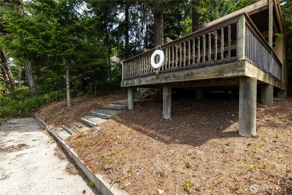 1173 SW Lake Street Port Orchard WA 98367