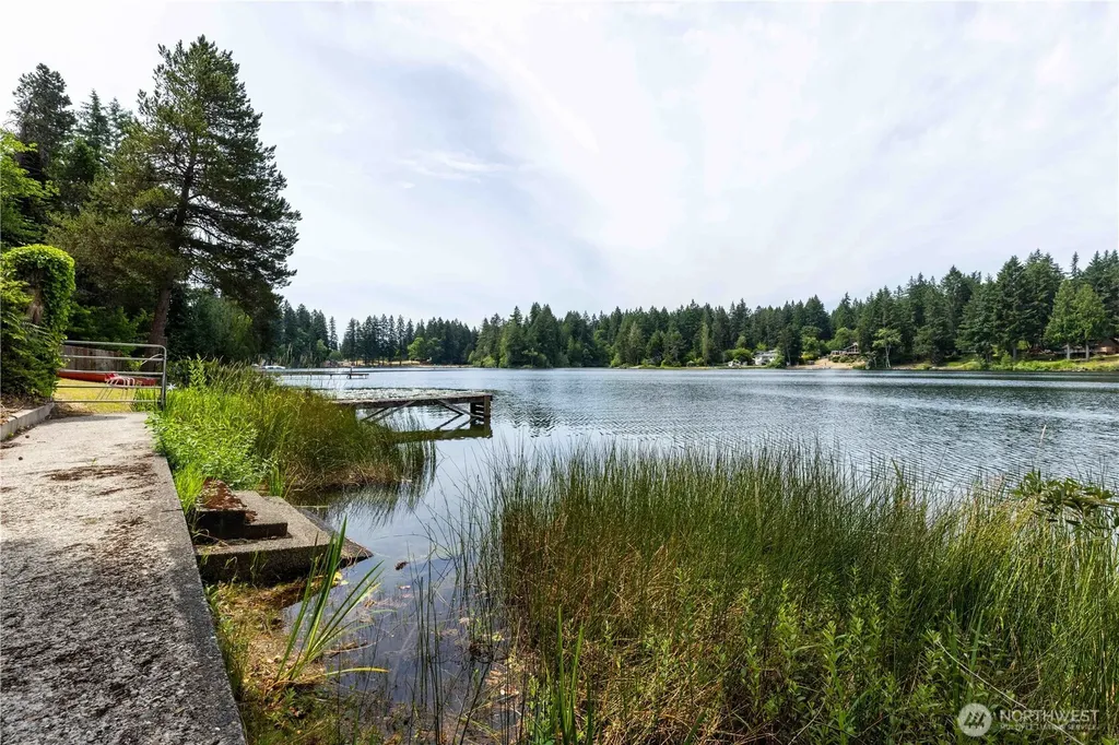 1173 SW Lake Street Port Orchard WA 98367