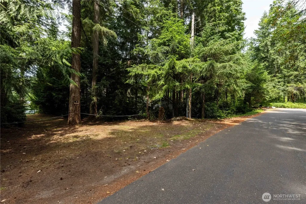 1173 SW Lake Street Port Orchard WA 98367