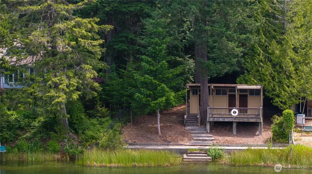 1173 SW Lake Street Port Orchard WA 98367