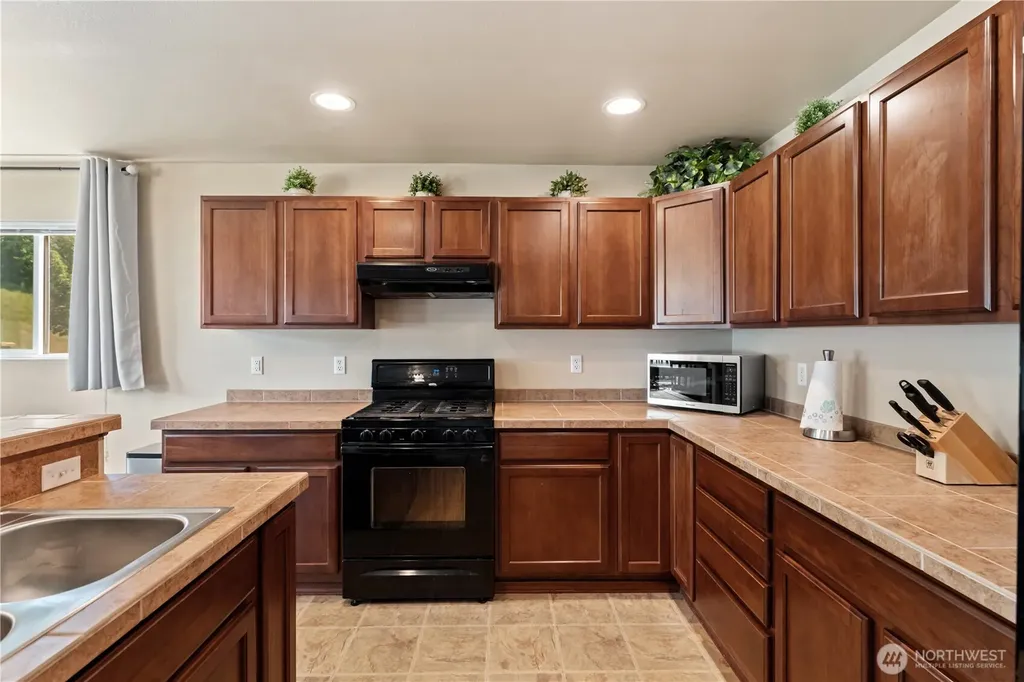 3197 Sheaser Way Dupont WA 98327