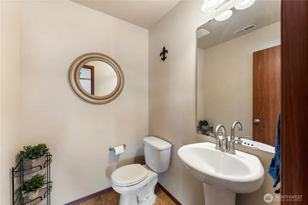 3197 Sheaser Way Dupont WA 98327