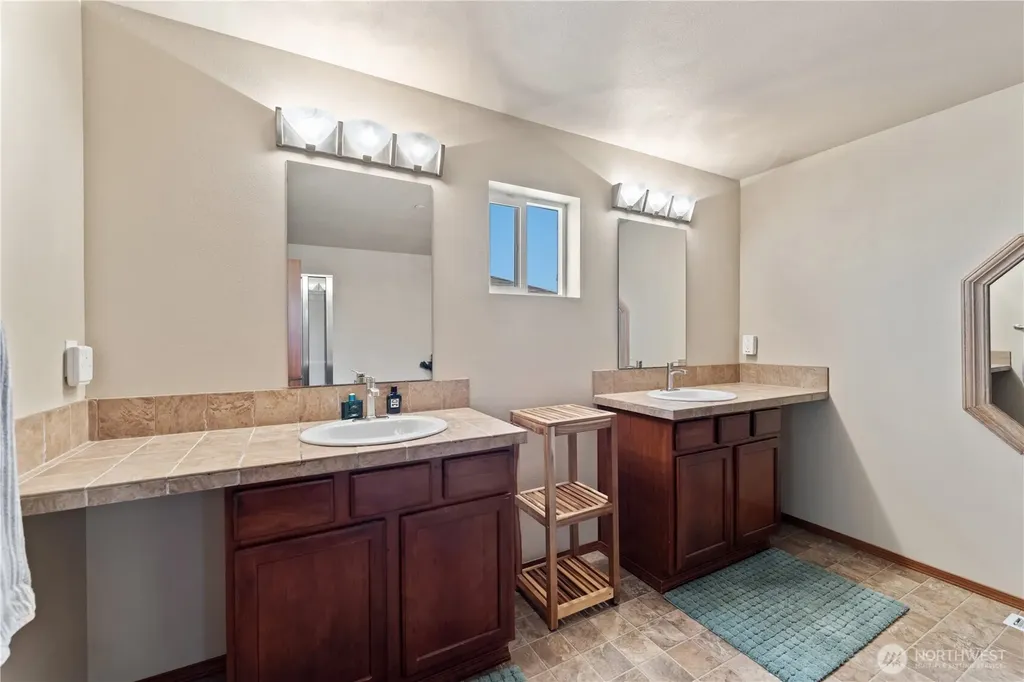 3197 Sheaser Way Dupont WA 98327