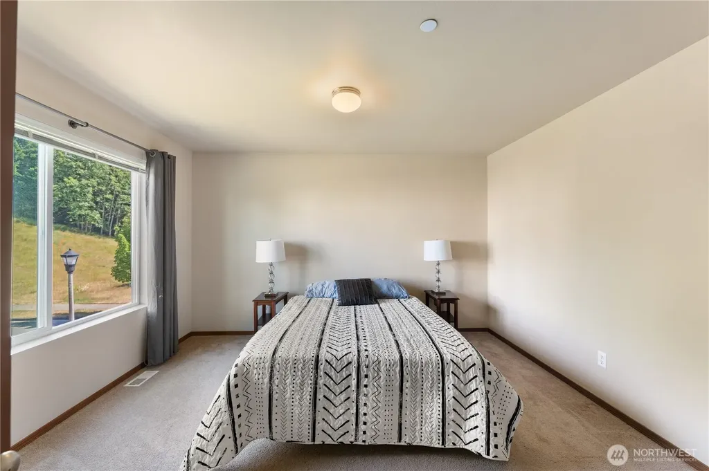 3197 Sheaser Way Dupont WA 98327