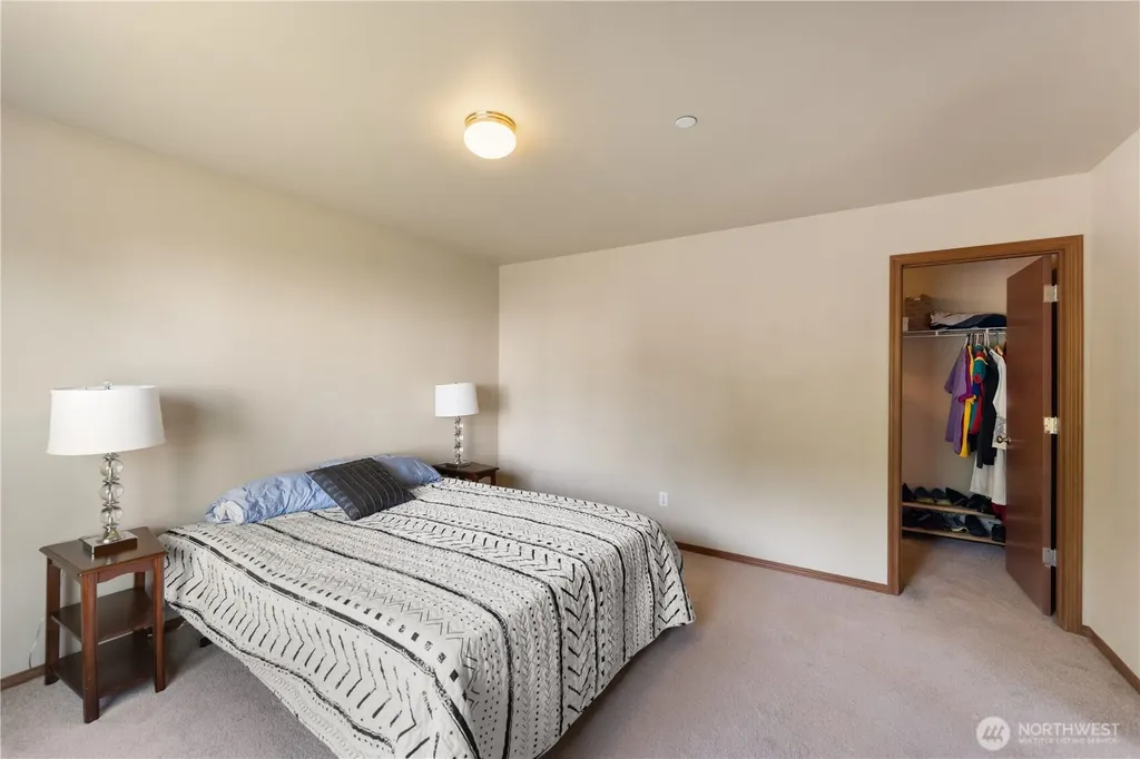 3197 Sheaser Way Dupont WA 98327