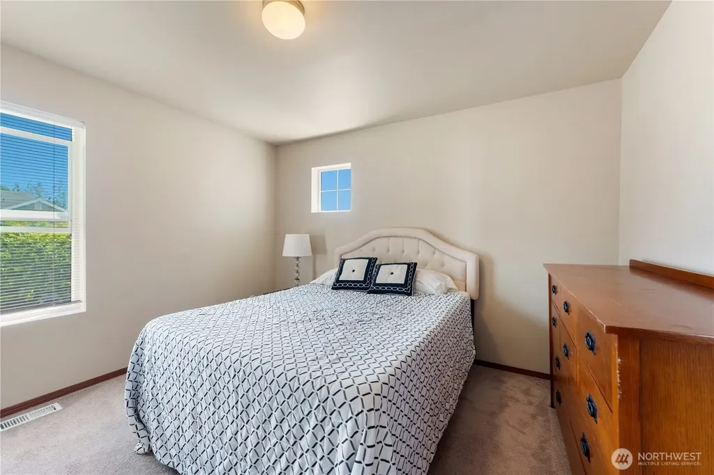 3197 Sheaser Way Dupont WA 98327