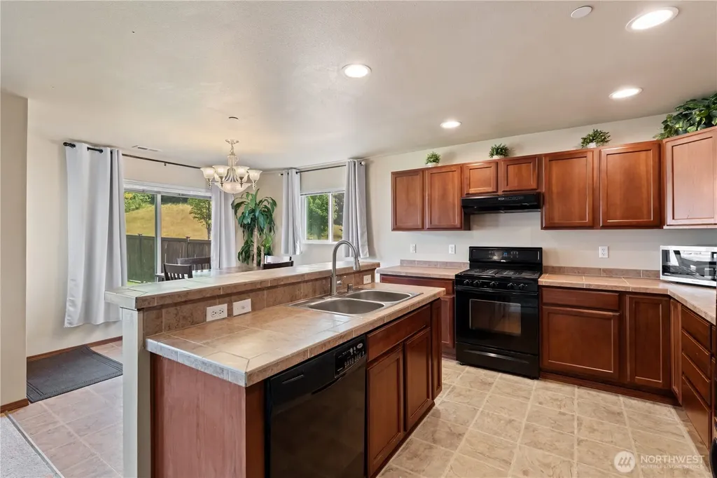3197 Sheaser Way Dupont WA 98327