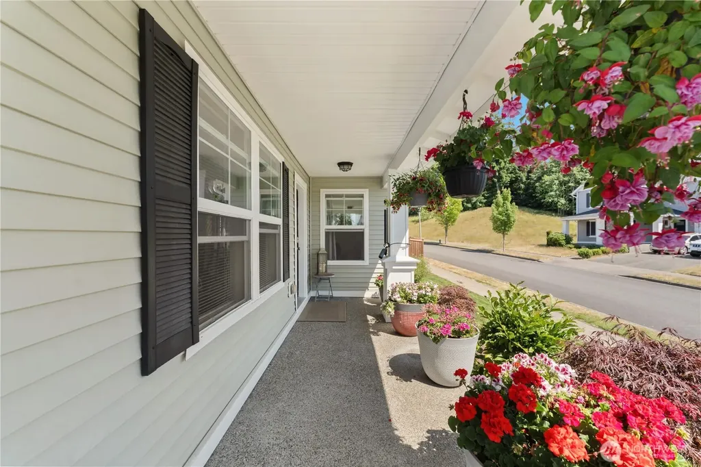 3197 Sheaser Way Dupont WA 98327
