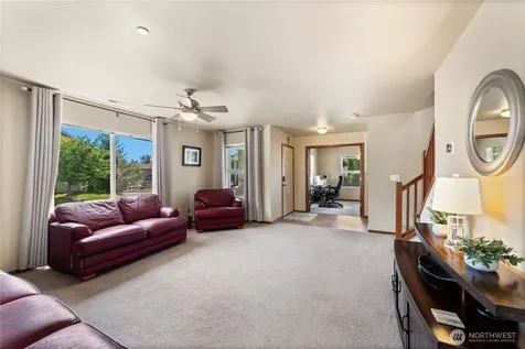 3197 Sheaser Way Dupont WA 98327