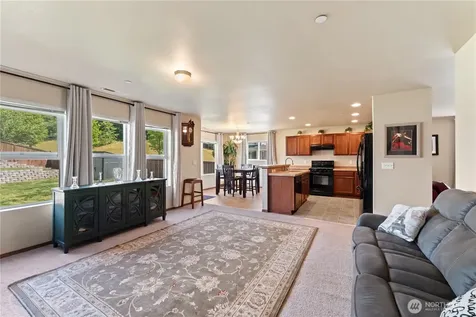 3197 Sheaser Way Dupont WA 98327
