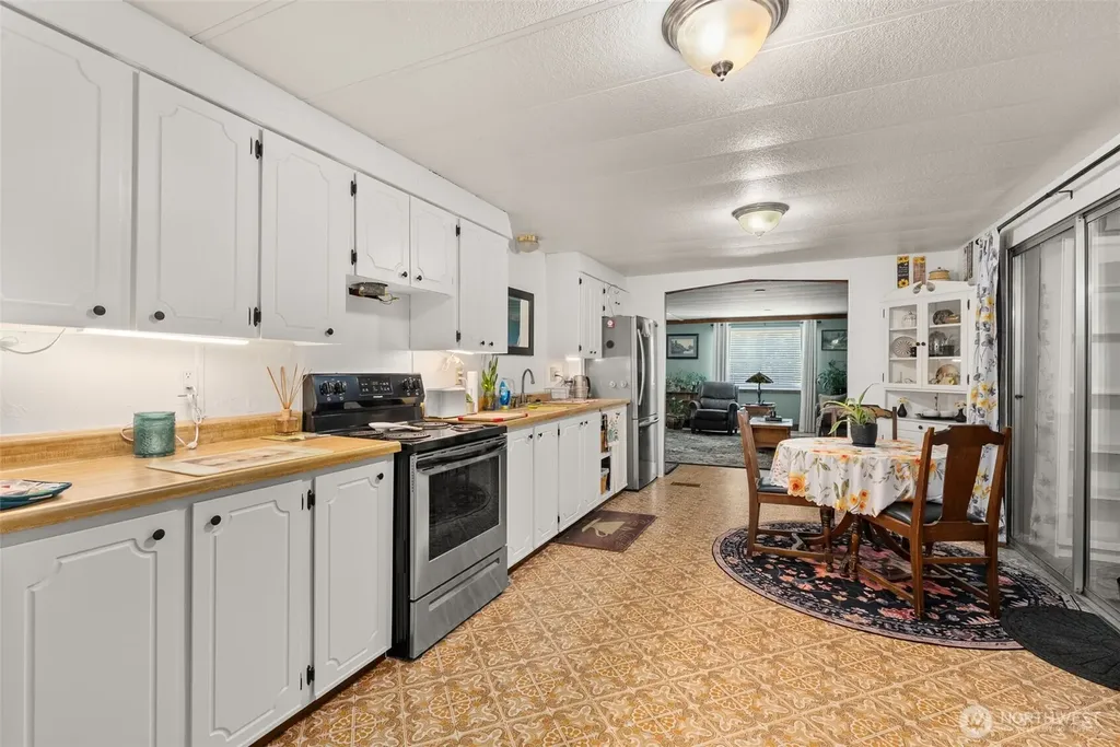 1788 Nelson Road Raymond WA 98577