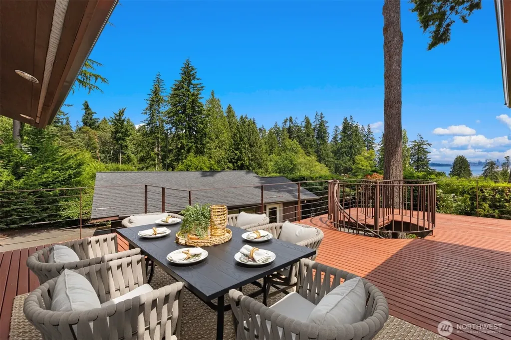 9793 NE Murden Cove Drive Bainbridge Island WA 98110