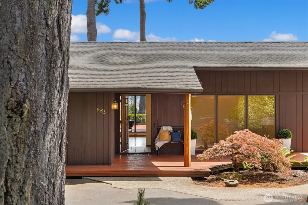 9793 NE Murden Cove Drive Bainbridge Island WA 98110
