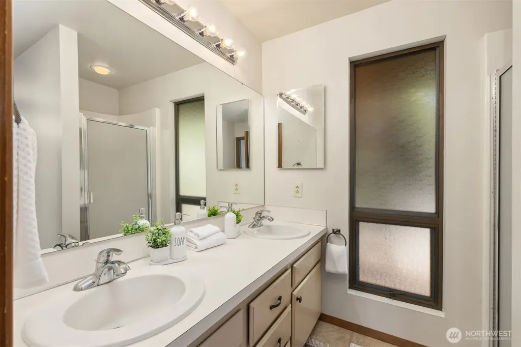 9793 NE Murden Cove Drive Bainbridge Island WA 98110