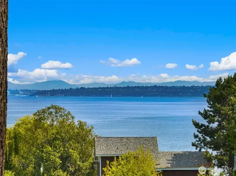 9793 NE Murden Cove Drive Bainbridge Island WA 98110