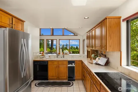 9793 NE Murden Cove Drive Bainbridge Island WA 98110