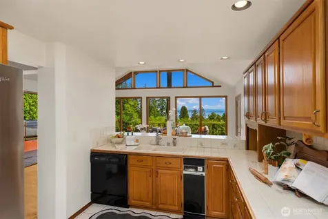 9793 NE Murden Cove Drive Bainbridge Island WA 98110