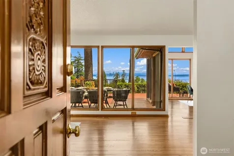 9793 NE Murden Cove Drive Bainbridge Island WA 98110