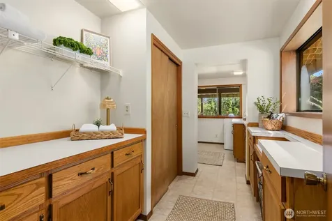 9793 NE Murden Cove Drive Bainbridge Island WA 98110