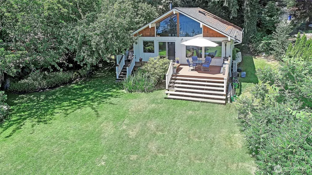 13806 W Lake Kathleen Drive SE Renton WA 98059