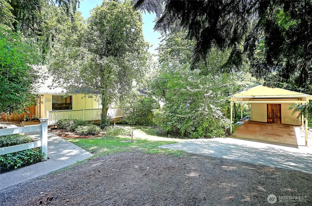 13806 W Lake Kathleen Drive SE Renton WA 98059