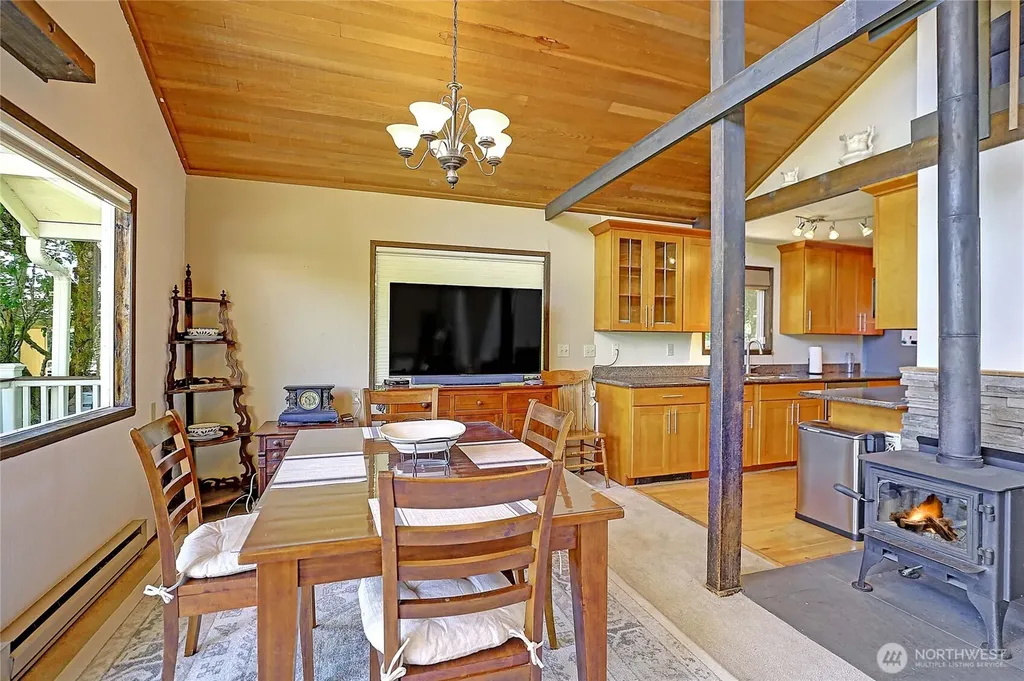 13806 W Lake Kathleen Drive SE Renton WA 98059