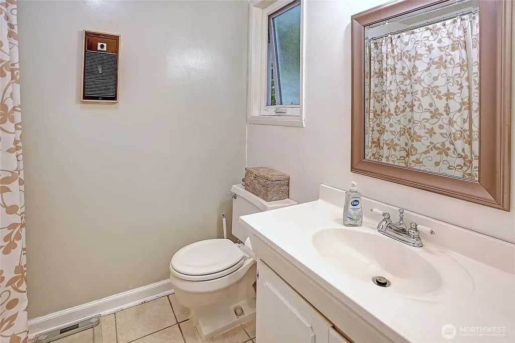 13806 W Lake Kathleen Drive SE Renton WA 98059