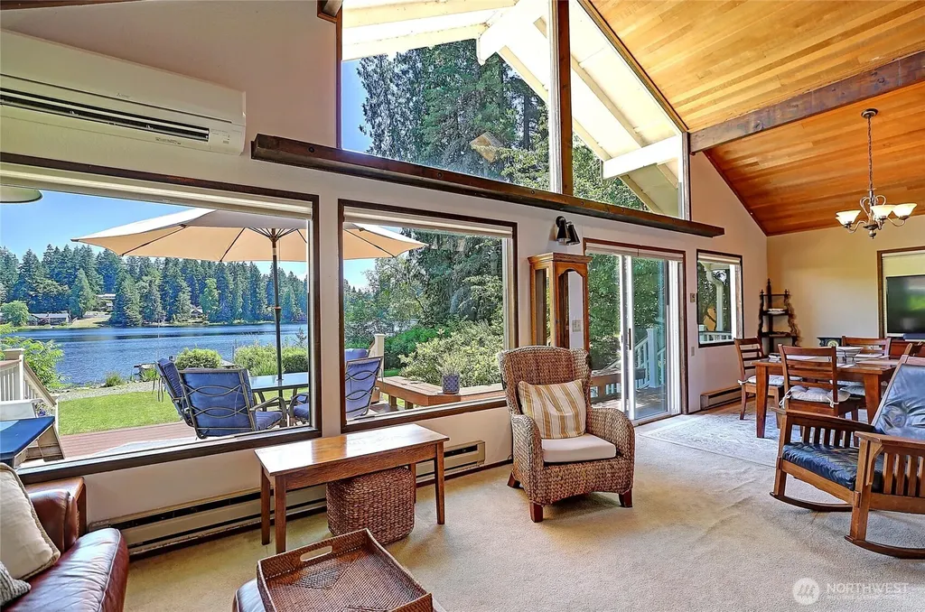 13806 W Lake Kathleen Drive SE Renton WA 98059