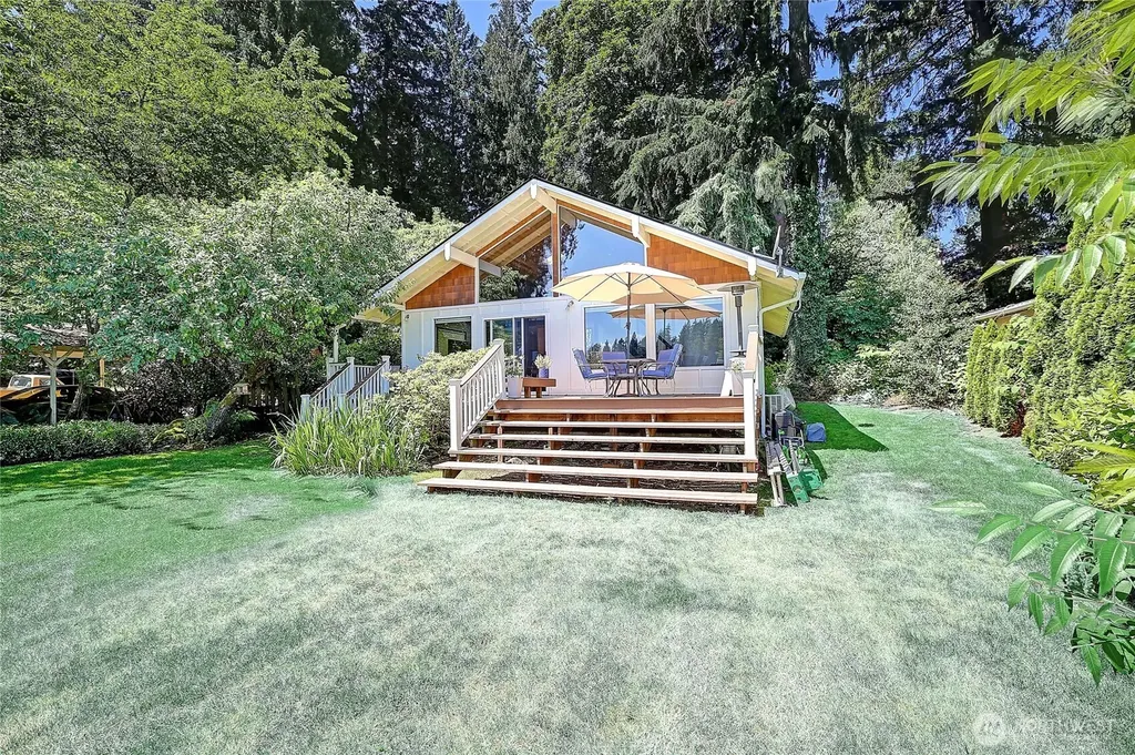 13806 W Lake Kathleen Drive SE Renton WA 98059
